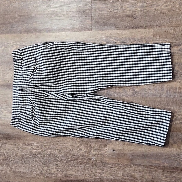 4/$25 White House Black Market Gingham Slim Cropped Work Pants Size 4 - Picture 2 of 3